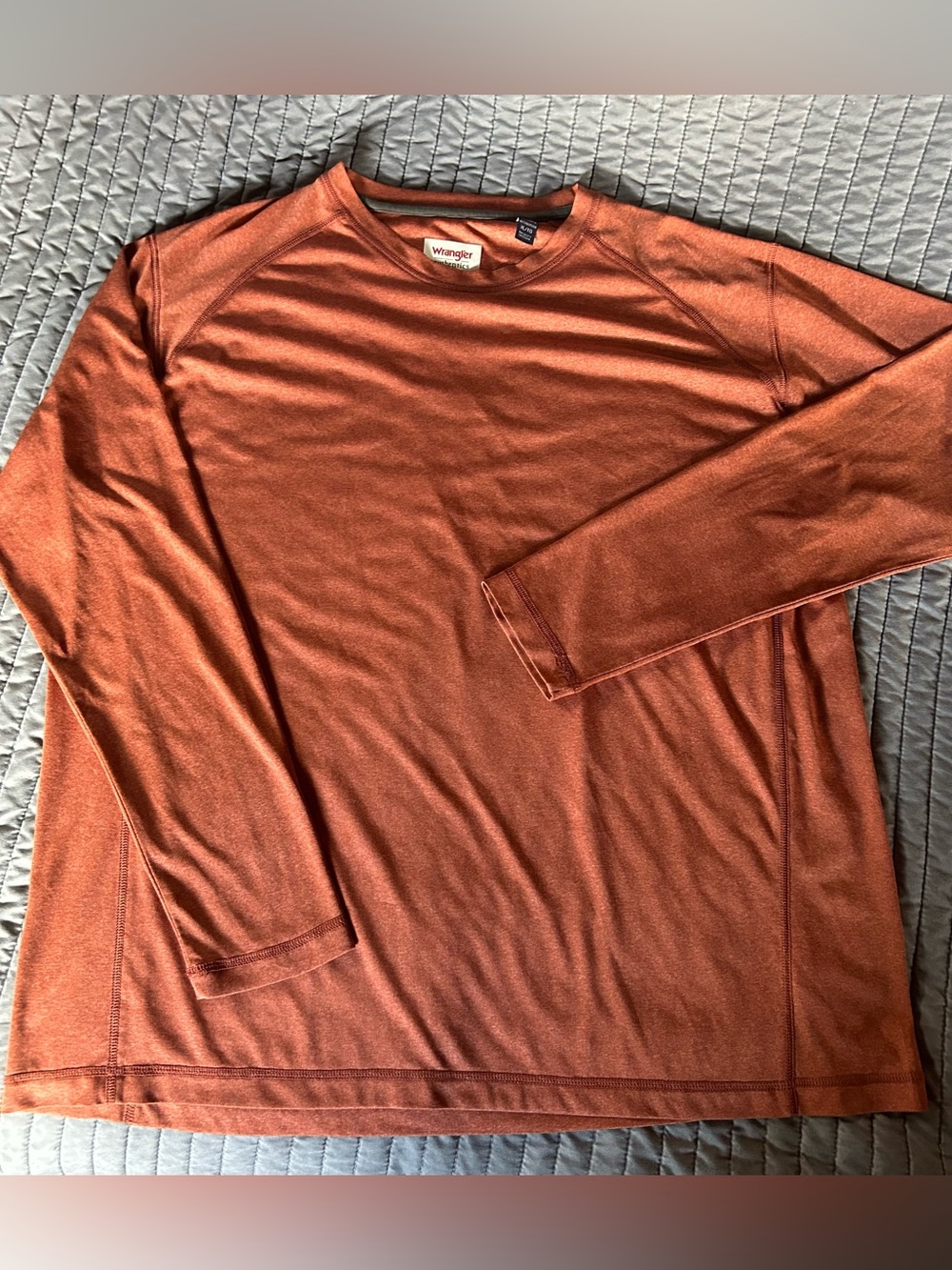 Wrangler Long Sleeve Crewneck Shirt in Rust